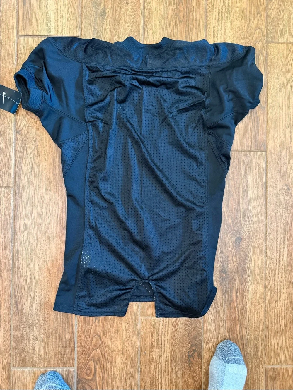 Nike youth medium Black Performance Football Jersey / nwt